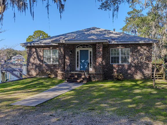 3rd image of 10 Bayou Dr
