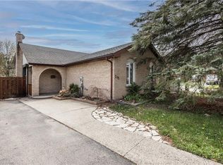 205 Bechtel Dr, Kitchener, ON N2P1W4