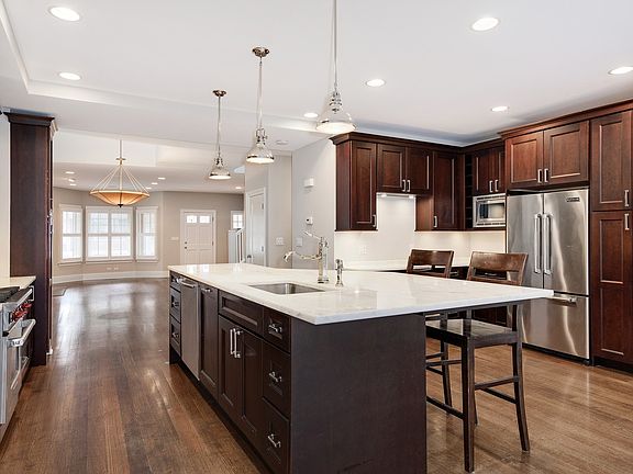 5th image of 3653 N Bosworth Ave #1