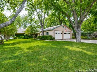 3040 River Oaks Dr, Kingsland, TX 78639