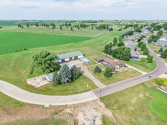5th image of 403 Mill Pond Rd
