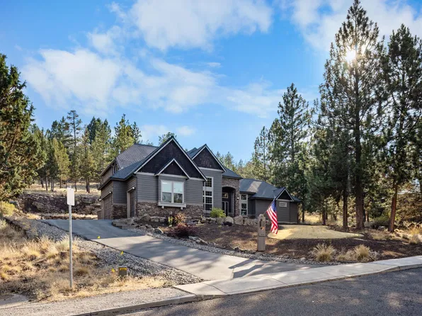 3193 NW Colonial Dr, Bend, OR 97703