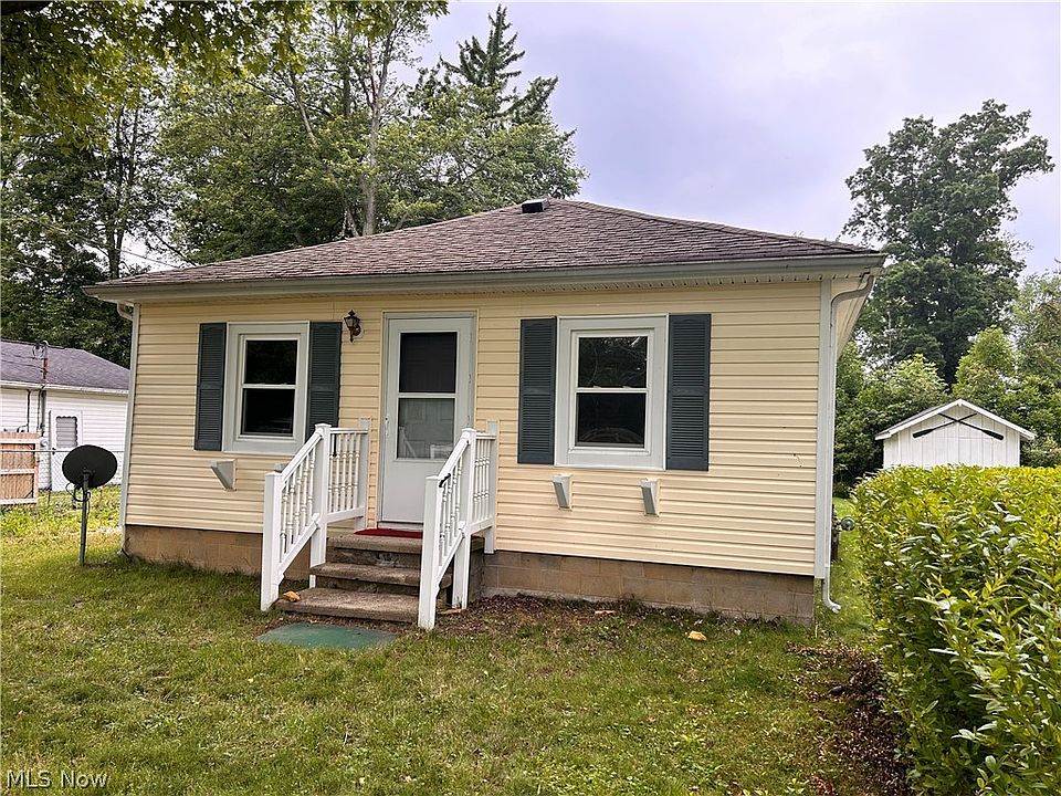 1st image of 1090 Elm Ave