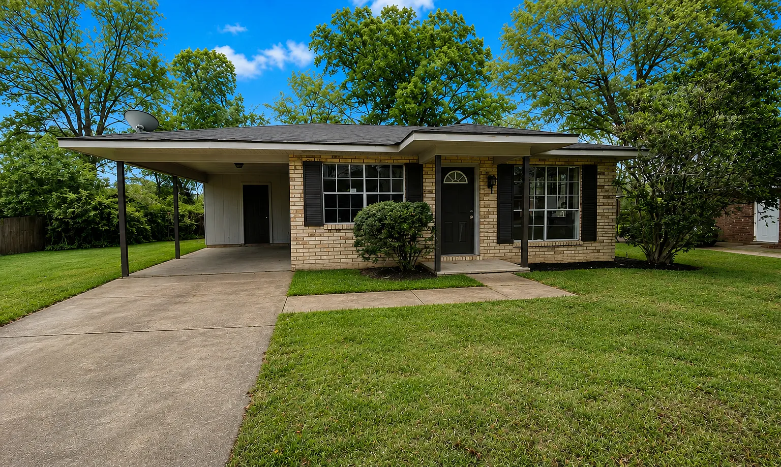 3 bed, 1.5 bath, 1000 sqft, $1,550 — Photo 1