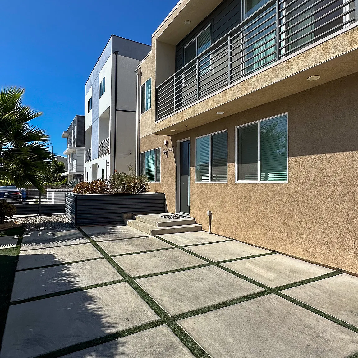 2 bed, 955 sqft, $4,500 — Photo 2