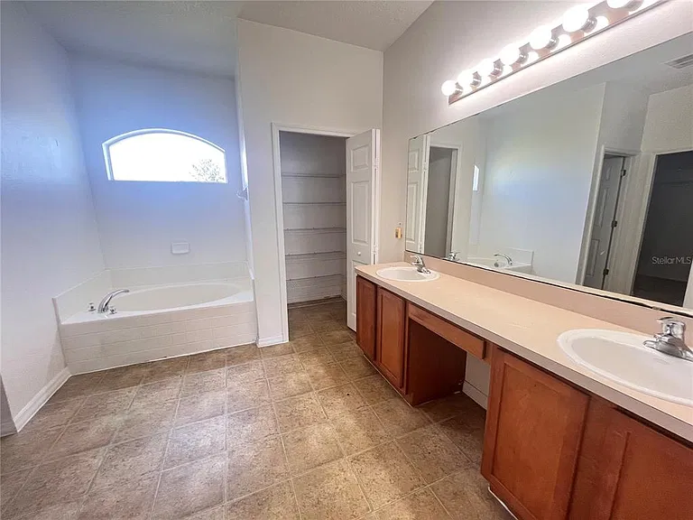 41 Louisiana Dr — Photo 4