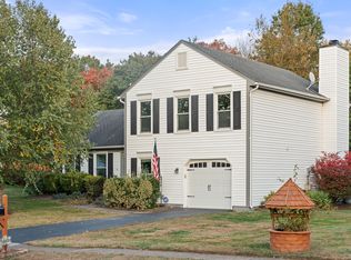 14551 Lock Dr, Centreville, VA 20120
