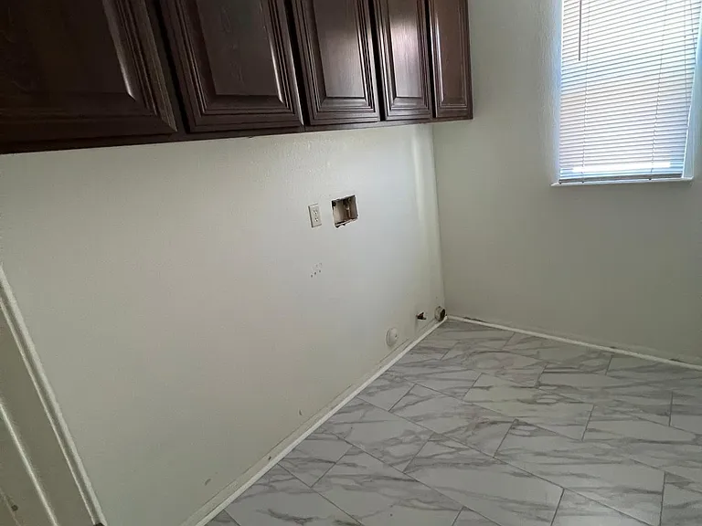 9714 Oporto Way — Photo 32