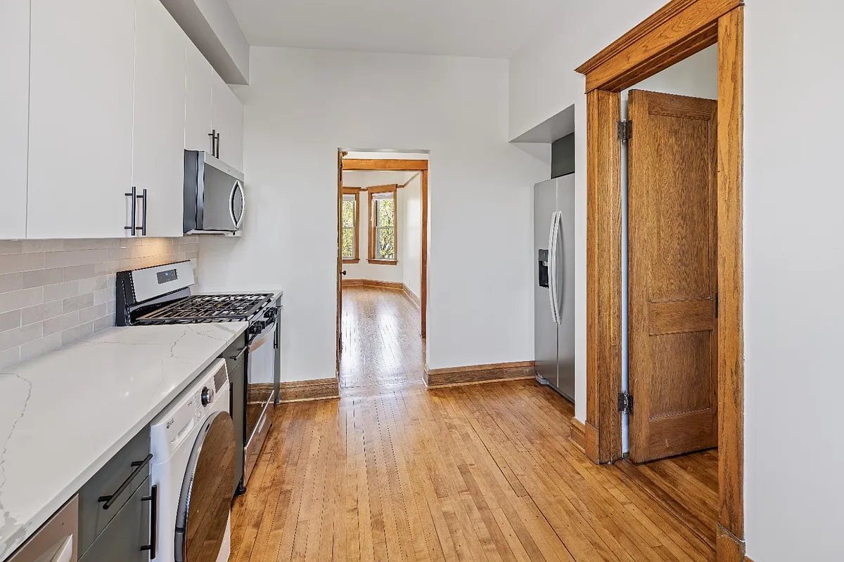 Building Photo - 3227 W Belden Ave #1