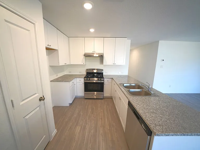 10807 Hernando Ct — Photo 15
