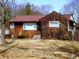 85 Lake St, Islip, NY 11751