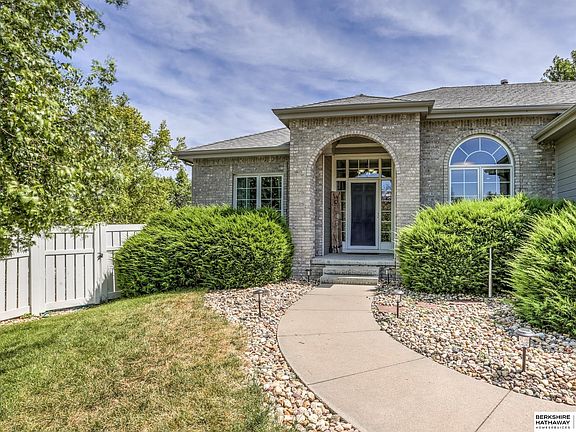 3rd image of 20214 Glendale Avenue Cir
