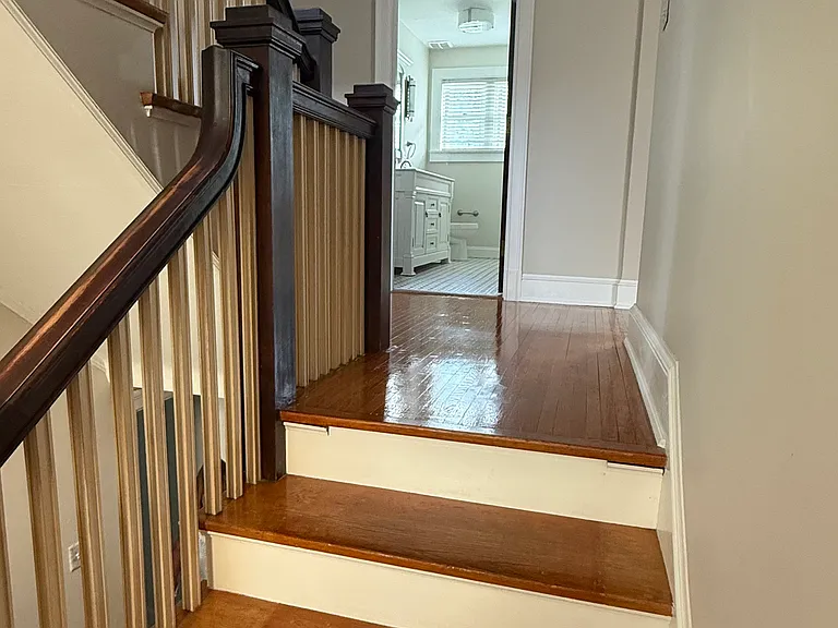 37 W Court St — Photo 10