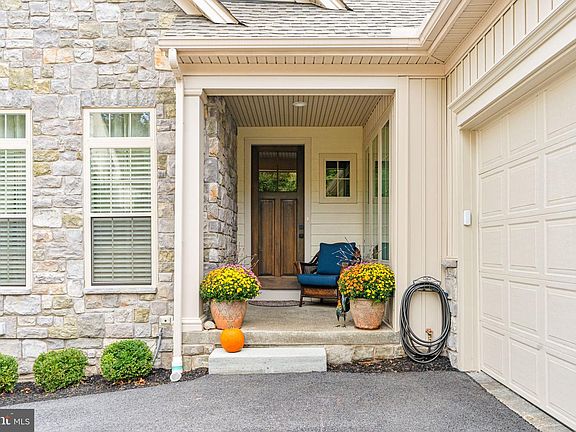 4th image of 102 Maribel Ln #15B