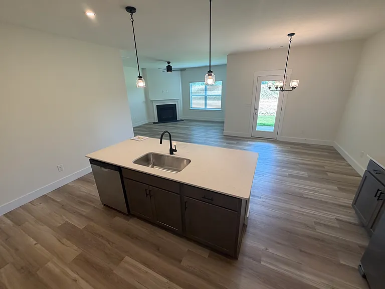 3796 Hawks Creek Dr — Photo 8