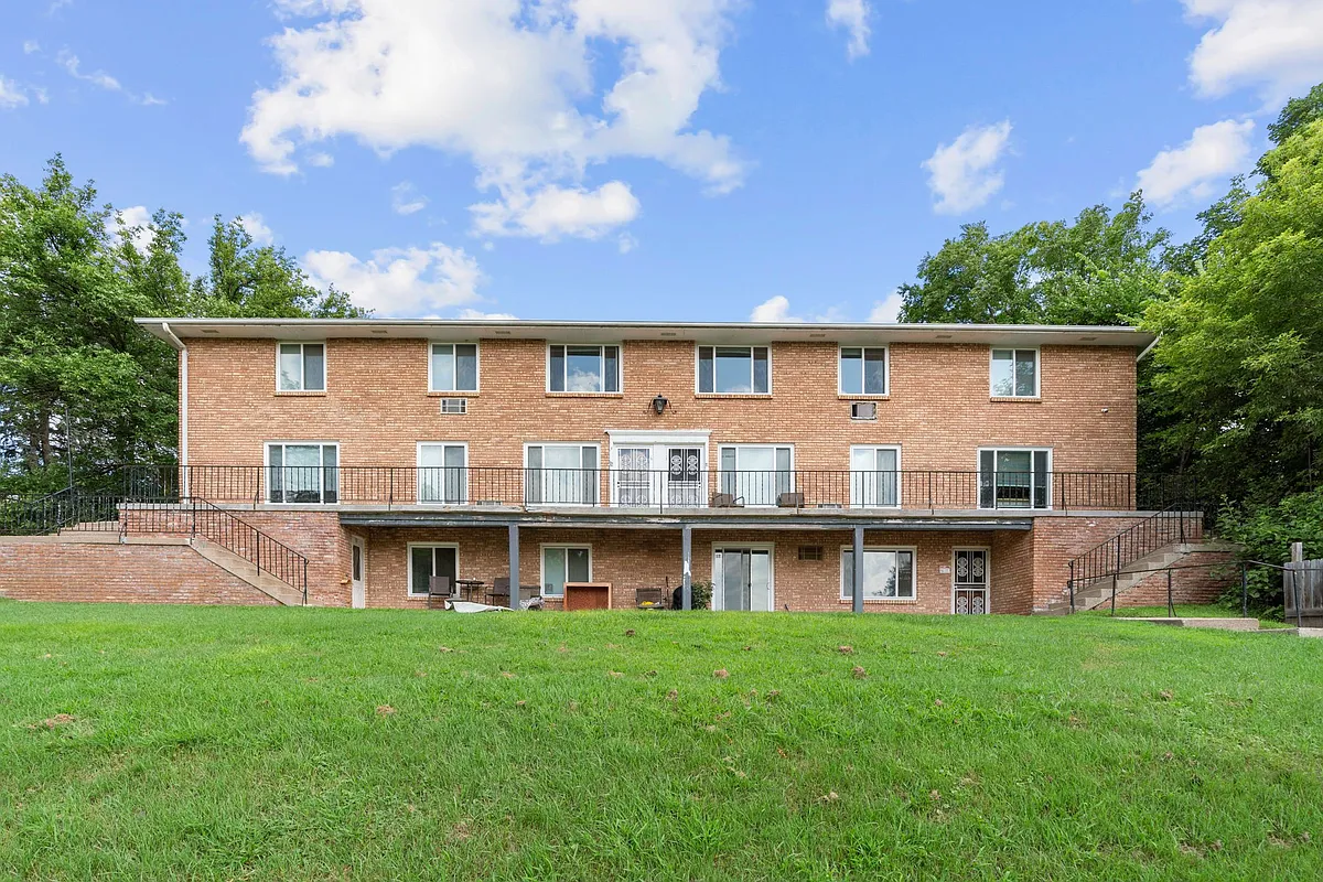 Welcome to Central Lakes of Uptown, where modern living meets serene landscapes. Enjoy spacious outdoor areas, stylish interiors, and a vibrant community atmosphere. - Greenwood Manor