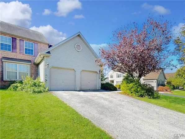 2162 Rolling Meadow Dr, Macungie, PA 18062