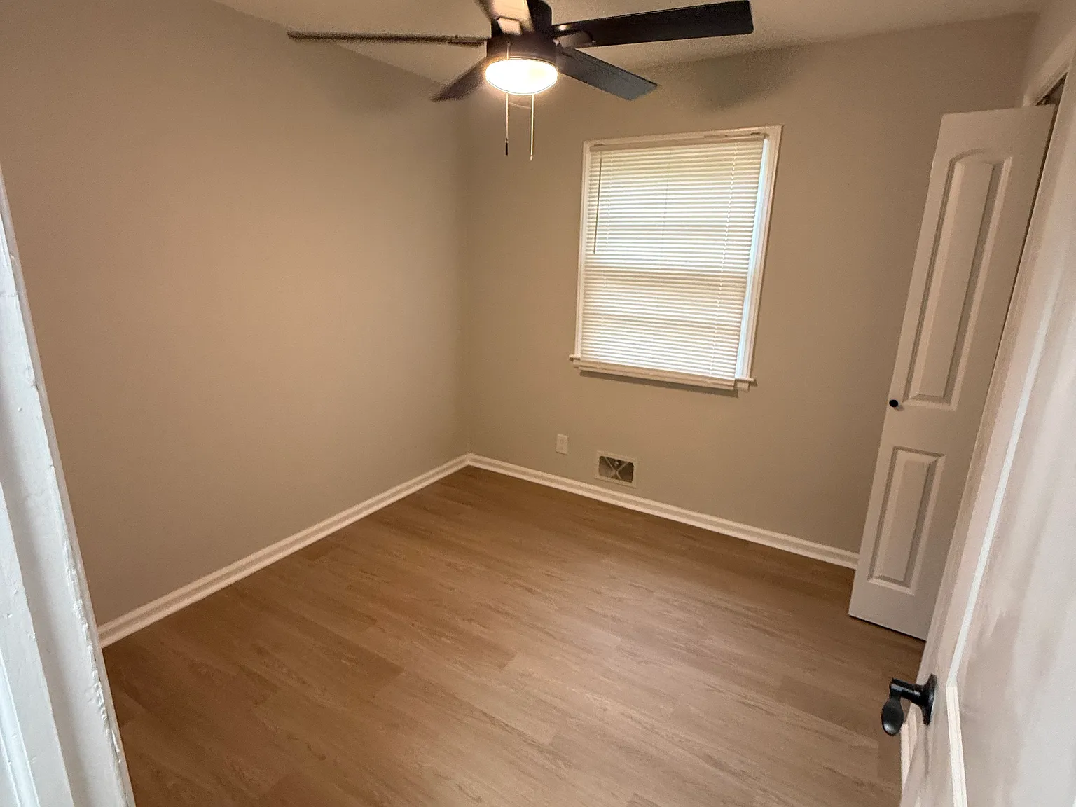 4 bed, 1890 sqft, $2,600 — Photo 4
