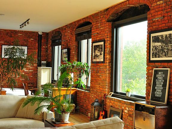 3rd image of 205 Mulberry St APT 8
