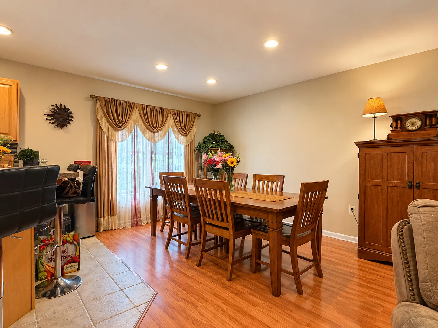 3 bed, 2.5 bath, 1512 sqft, $2,595 — Photo 4
