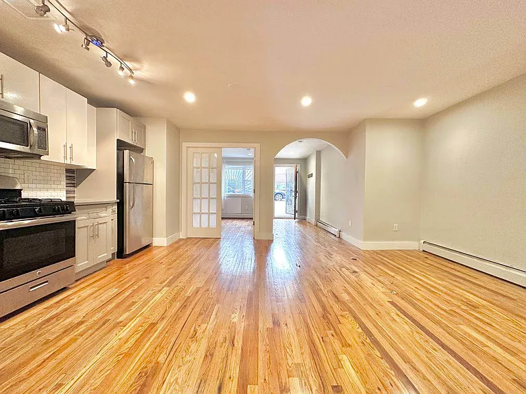 43 Irving Pl #1 — Photo 4