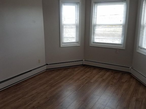 3rd image of 11 Ashton St #2