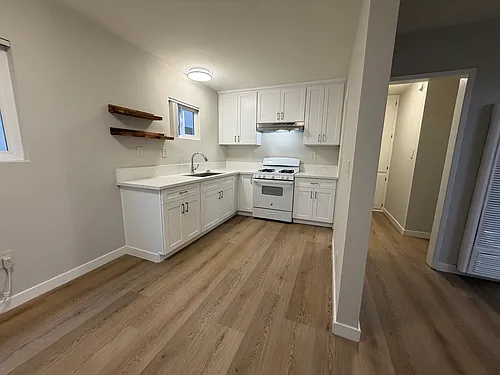 4733 Orion Ave Photo 1