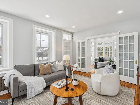 5th image of 433 E Gorgas Ln
