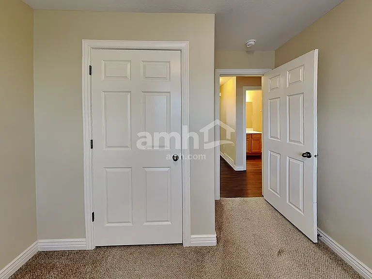 4006 E Dillons Dr — Photo 14