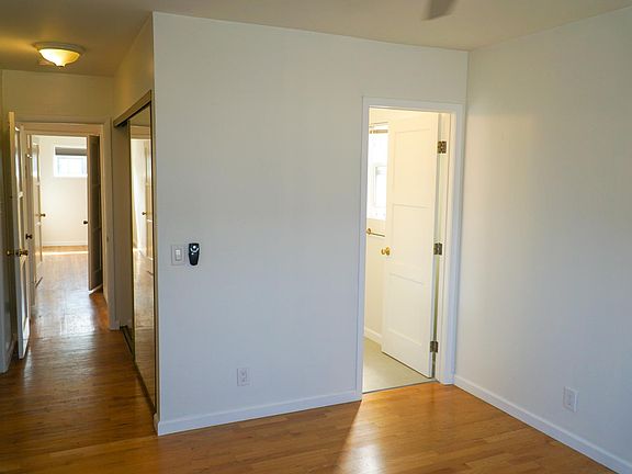 3rd image of 3114 Clairemont Dr