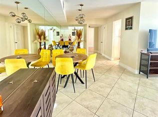 137 Golden Isles Dr APT 801, Hallandale, FL 33009