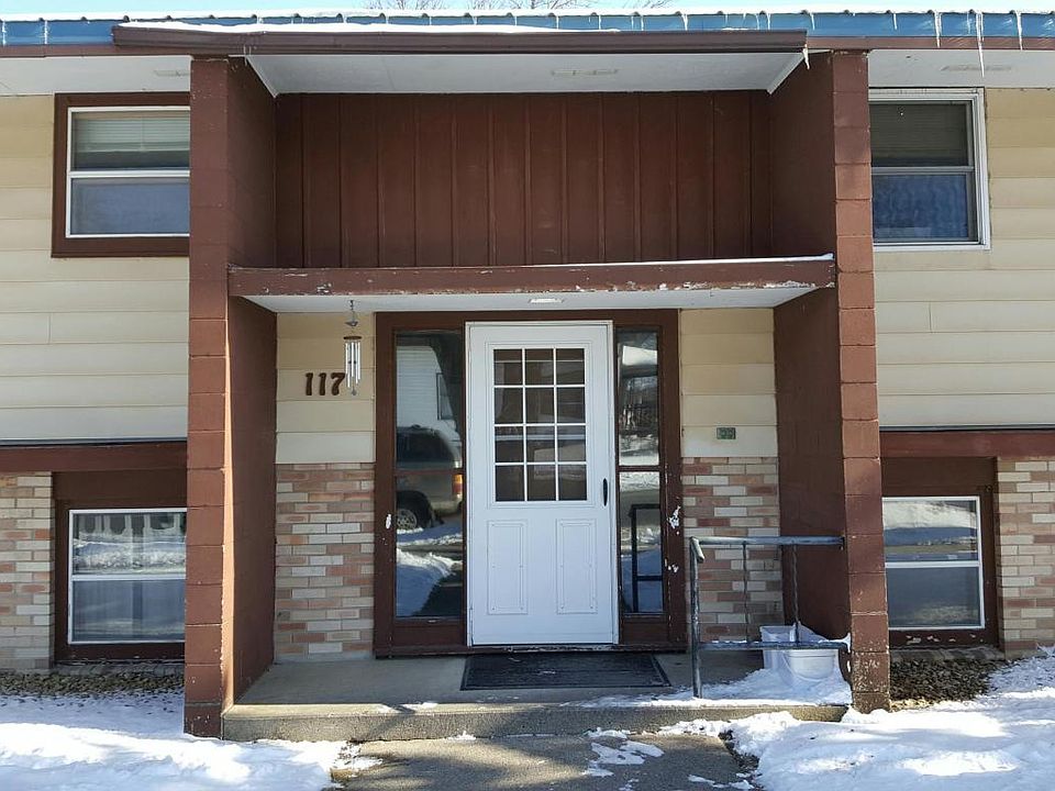 1st image of 117 S Lincoln St APT 3