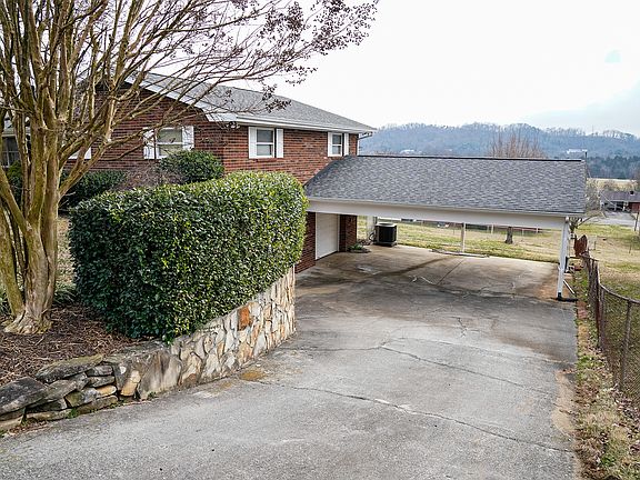 Driveway / Carport /