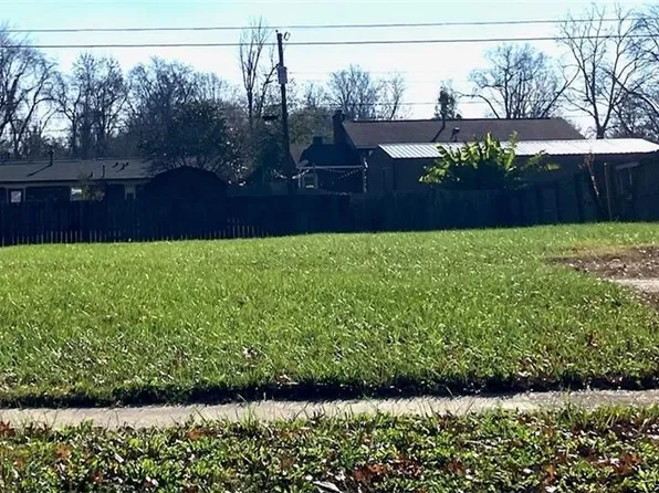 1727 Driftwood Drive, Clarksville, IN 47129