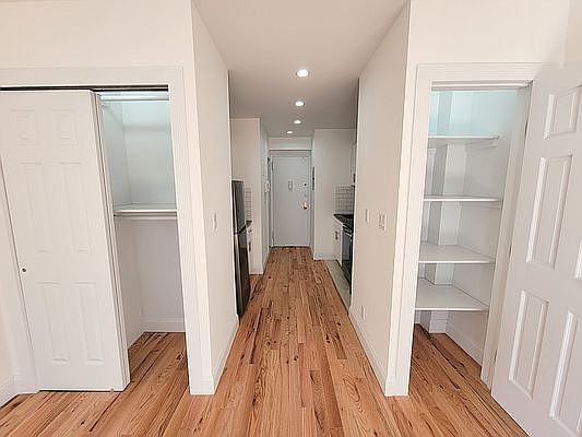 4th image of 205 W 13th St #5X