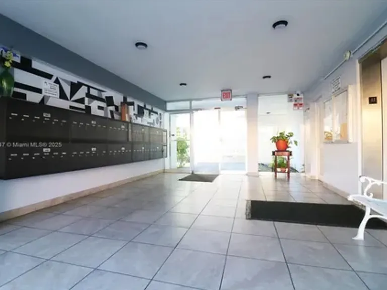 1333 E Hallandale Beach Blvd #326 — Photo 21