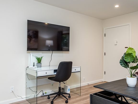 2nd image of 225 Vera Ave #3