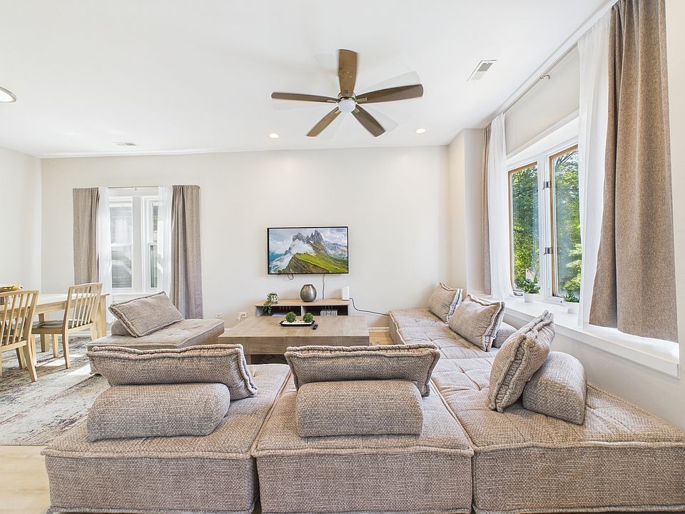 1st image of 3043 N Southport Ave #2