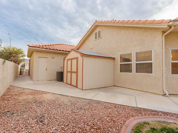 4th image of 689 Rancho Cir