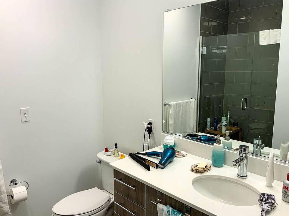 1st image of 180 Telford St #25