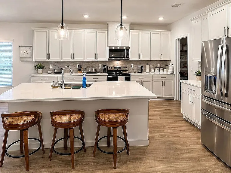 2352 Woodmeadow Dr — Photo 2