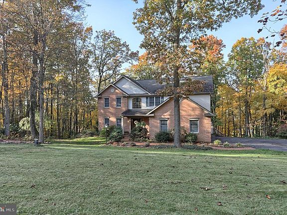 4th image of 621 Horseshoe Trail Dr