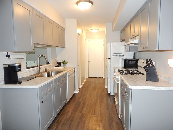 5th image of 270 Butternut Ln