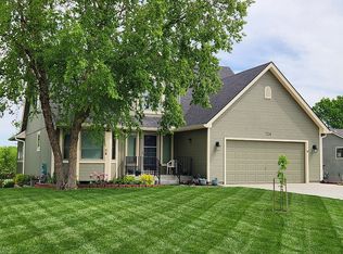 7114 SW Cannock Chase Rd, Topeka, KS 66614