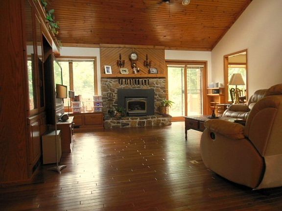 4th image of 8577 Framewood Dr