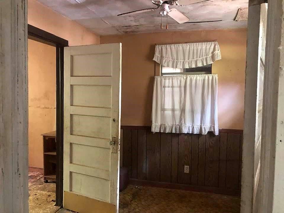 2nd image of 106 Coppermine Rd