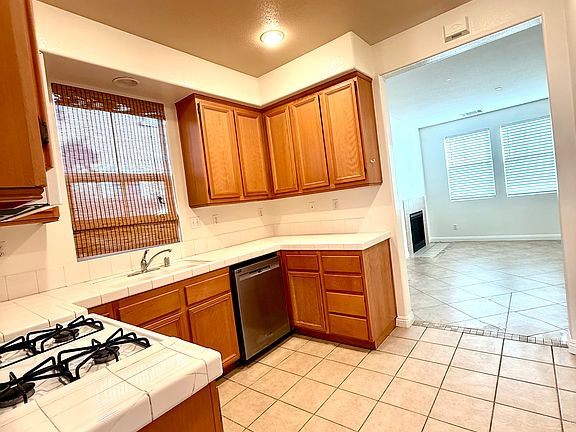 3rd image of 3326 Hatten Ln