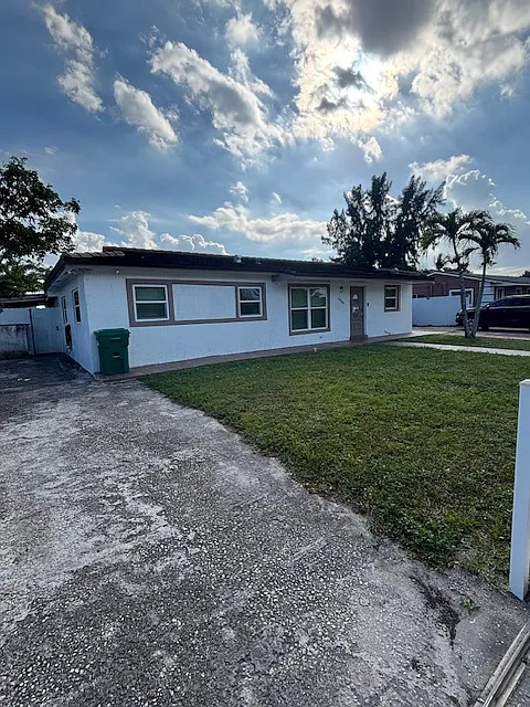 4 bed, 2450 sqft, $4,000 — Photo 1