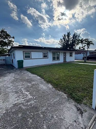 4230 NW 197th St Photo 1