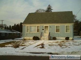 35 Longvue Ave, Westerly, RI 02891